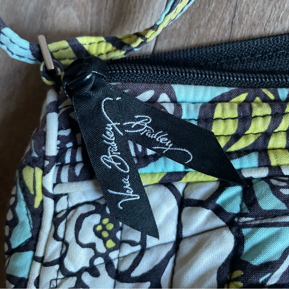 Vera Bradley Women’s turquoise small Floral Cloth Purse handbag Adjustable Strap - Picture 2 of 8